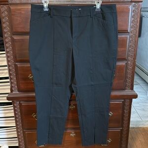Old Navy size 20 black high rise pixie pants very good condition